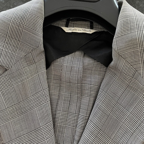 MaxMara suit Blazer and Skirt - Picture 4 of 9